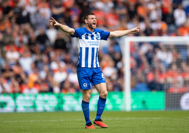 网页版登录入口-39岁米尔纳连续24个赛季出战英超比赛，差14场追平英超出场纪录